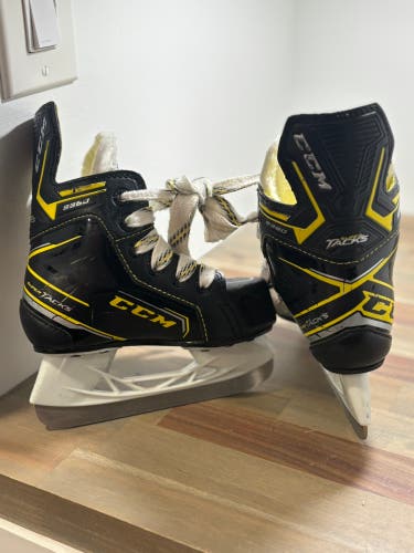 CCM Super Tacks 9380 Hockey Skates
