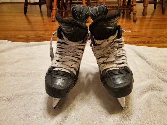 CCM 100K Hockey Skates 6.5 (Used)
