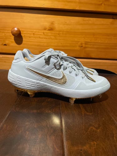 Gray Men's Size M 10.0 (W 11.0) Adult Nike Nike Alpha Huarache Elite 2 Low Top Metal (New)