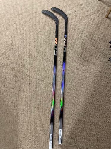 New Senior CCM JetSpeed FT8 Right Handed Hockey Stick P29 (New)