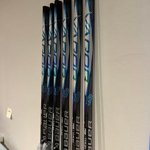 Senior Bauer Vapor FlyLite Right Handed Hockey Stick P28 (New)