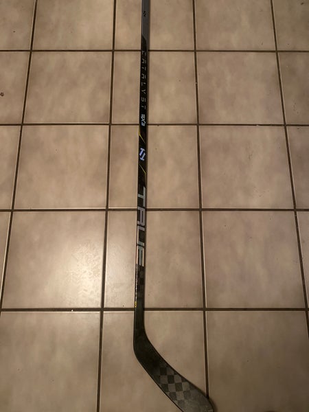 Junior True catalyst 9x3 Left Hand Hockey Stick T28 (New)