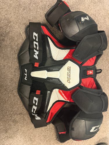 Medium CCM Ft4 Shoulder Pads (Used)