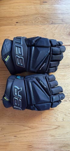 Bauer Vapor Hyperlite Gloves 12" (Used)