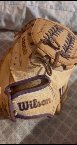 Wilson A2000 RH Catcher's Softball Glove 34" (Used)