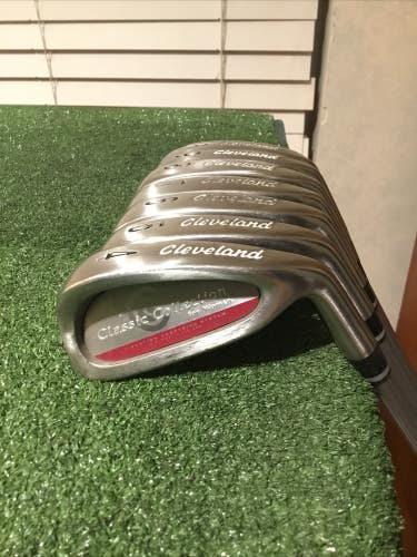 Cleveland Ladies Classic Collection Irons Set (4-PW-SW) Graphite Shafts
