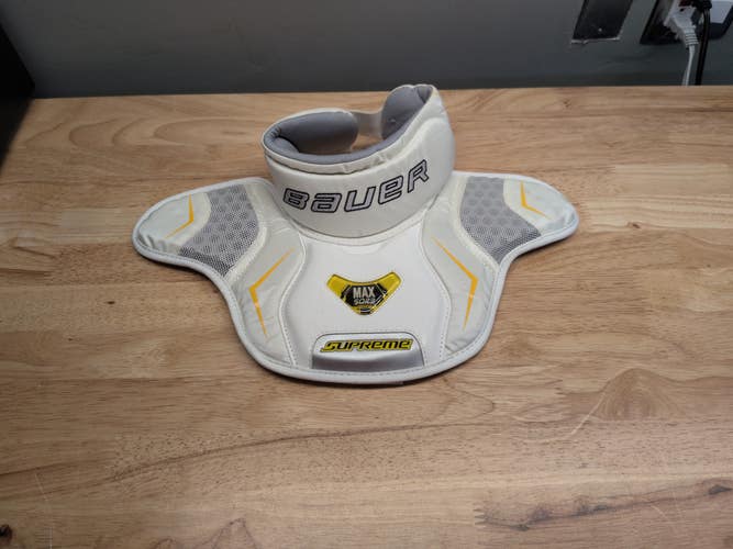 Bauer Supreme Neck and Clavicle Armor