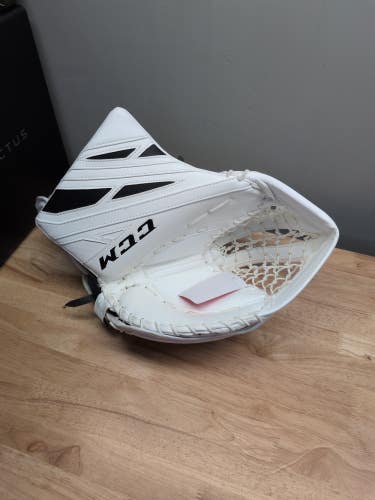 CCM Eflex 4.9 Regular Glove Only (New)
