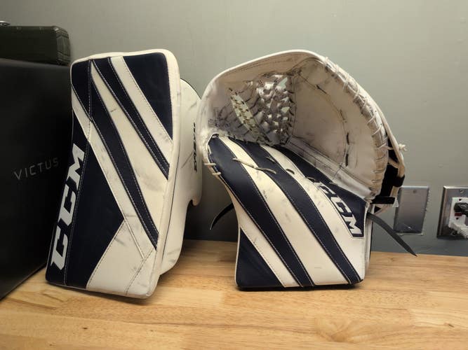 CCM Extreme Flex E5.9 Regular Glove and Blocker (Used)