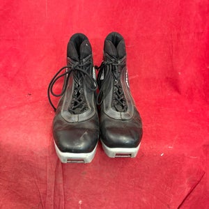 Classic Size 9.0 Alpina NNN Cross Country Ski Boots (Used)