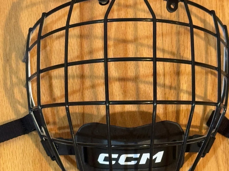 Medium CCM FM580 Facemask Full Cage (New)