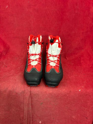 Classic Size 5.0 Rossignol Cross Country Ski Boots (Used)
