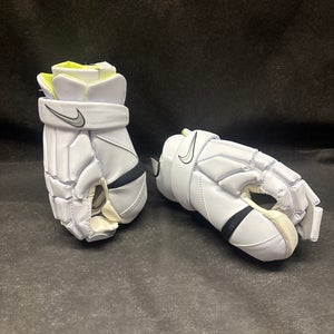 Nike vapor Pro Goalie Gloves size medium  (New)
