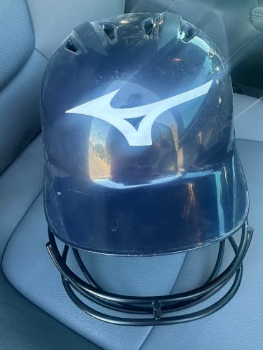 Medium/Large Mizuno Batting Helmet (Used)