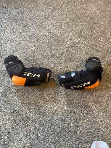 Senior Small CCM Tacks AS-V Pro Elbow Pads