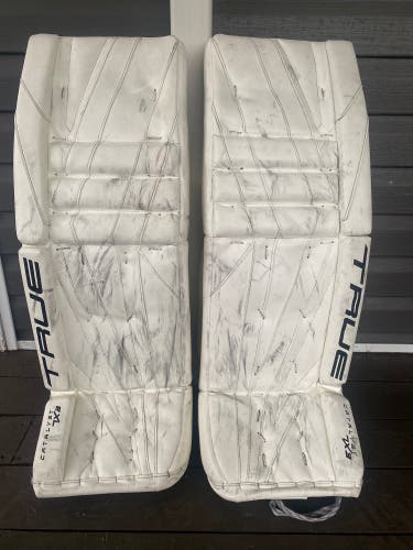 White Intermediate True Catalyst 7X3 Goalie Leg Pads (Used) | 31” +2”