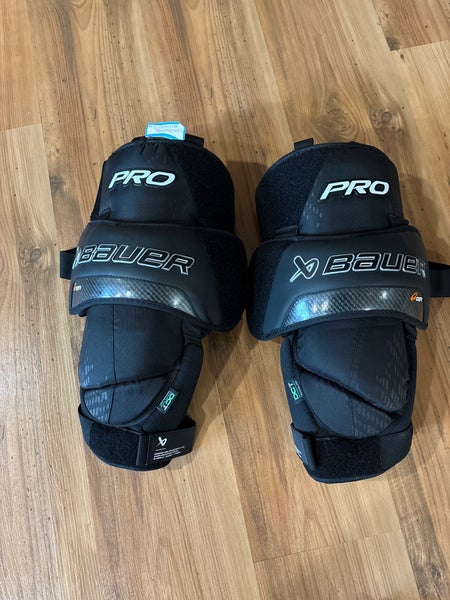 Bauer Pro Senior knee guards (New)