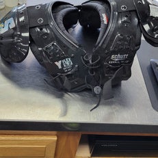 Used Schutt YFLEX 5.2 XSMALL 11-12 INCH FB Shoulder Pads Black XS 11497-S000152352