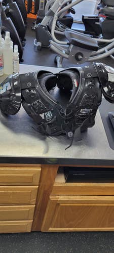 Used Schutt YFLEX 5.2 XSMALL 11-12 INCH FB Shoulder Pads Black XS 11497-S000152352