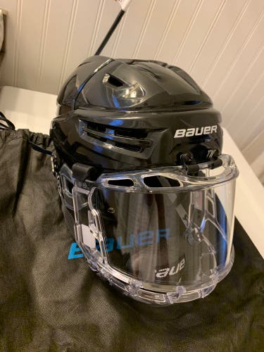 Medium Bauer IMS 9.0 Helmet + Concept 3 Face Shield