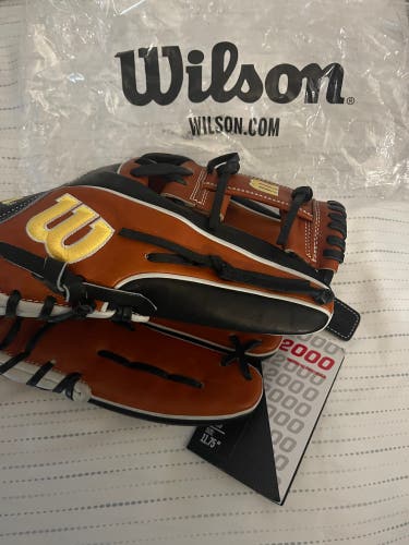 2022 Wilson A2000 RH Infield Baseball Glove 11.75" (New)