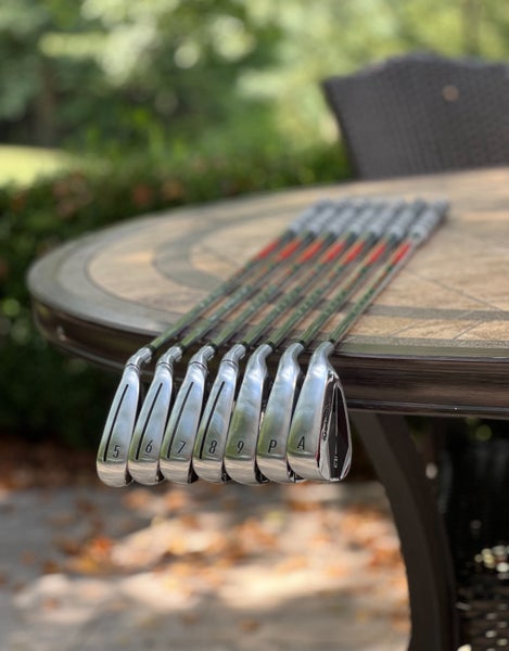 Men's TaylorMade Qi Right Handed Iron Set Stiff Flex 7 Pieces Steel Shaft (Used)