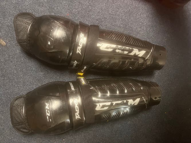 Senior CCM Tacks 9550 14" Shin Pads (Used)