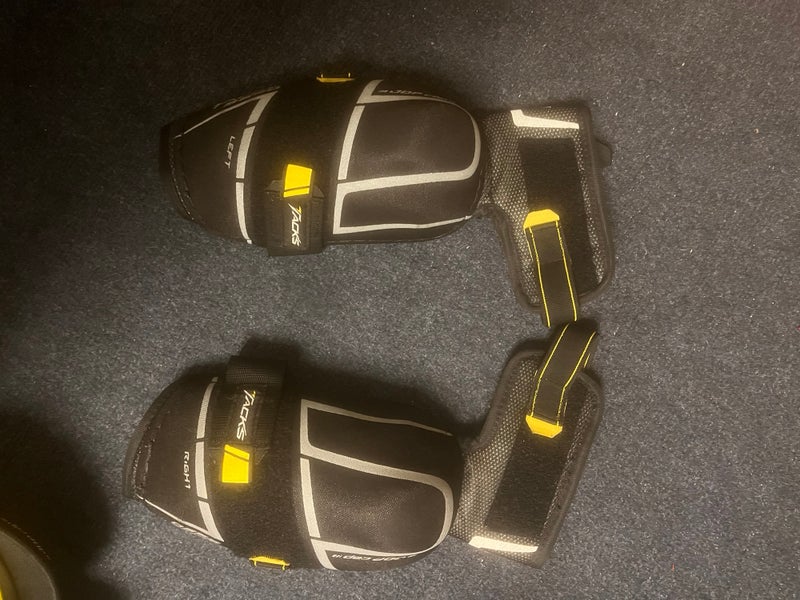 Large Senior CCM Tacks 9550 Elbow Pads (Used)