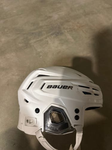 Medium Bauer Re-Akt 150 Helmet (Used)