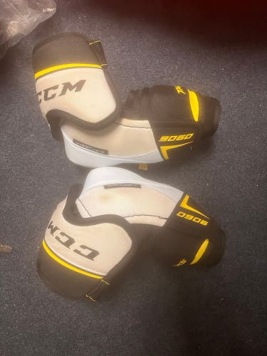 Extra Large Senior CCM Tacks 9060 Elbow Pads (Used)