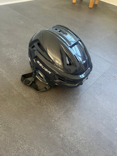 Medium Bauer Re-Akt 155 Helmet