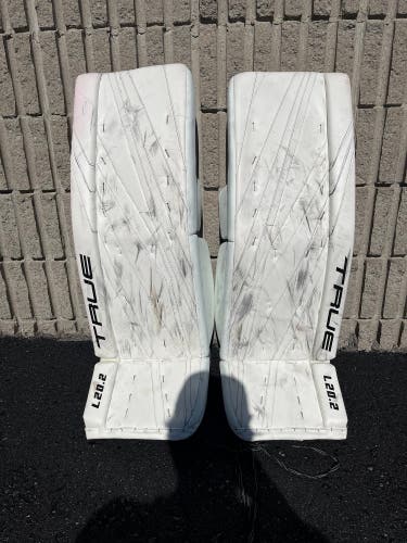 White 35" Senior True L20.2 Goalie Leg Pads (Used)
