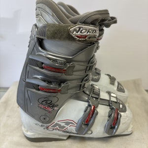 Mondo Size 24 US Womens Size 7 NORDICA ONE Flex Index 40 Ski Boots