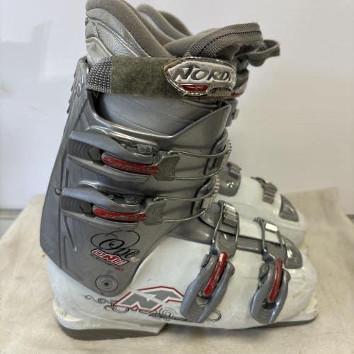 Mondo Size 24 US Womens Size 7 NORDICA ONE Flex Index 40 Ski Boots