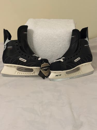 Bauer Impact 200 Hockey Skates Regular Width 5 (New)
