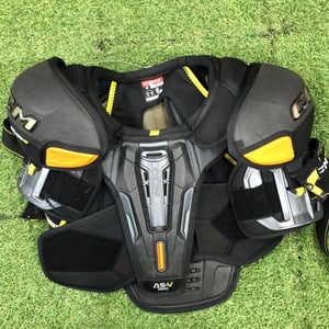 Small Senior CCM Tacks AS-V Pro Shoulder Pads (Used)