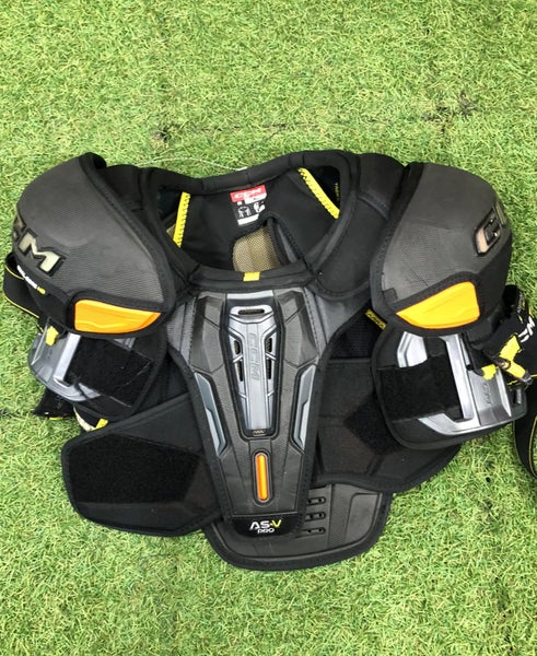 Small Senior CCM Tacks AS-V Pro Shoulder Pads (Used)