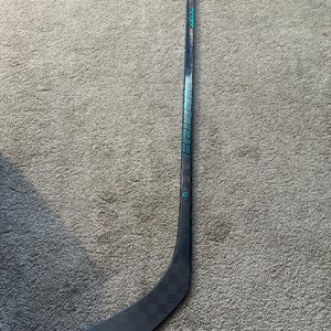 Senior Bauer Twitch Right Handed 87 flex Hockey Stick P92 (New)