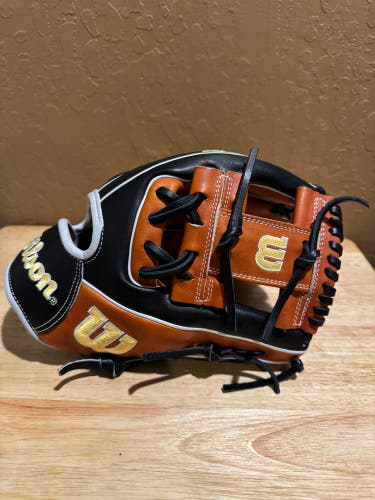 Wilson A2000 RH Infield Baseball Glove 11.75" (Used)