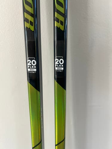 2 Youth Warrior Alpha LX3 Pro Right Handed Hockey Stick W03 (New)