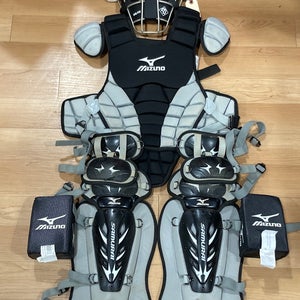 Used Youth Mizuno Samurai Catcher's Set | Diamond Mask | Age 9 - 12