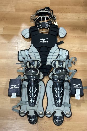 Used Youth Mizuno Samurai Catcher's Set | Diamond Mask | Age 9 - 12