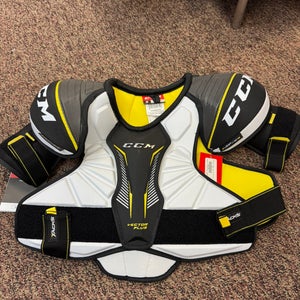 Men's Small Senior CCM Vector Plus Shoulder Pads (New)