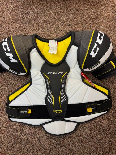 Men's Large Senior CCM Vector Plus Shoulder Pads (New)