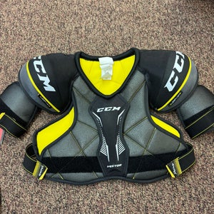 Men's Large Junior CCM Vector Shoulder Pads (New)