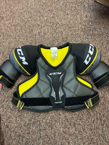 Men's Large Junior CCM Vector Shoulder Pads (New)