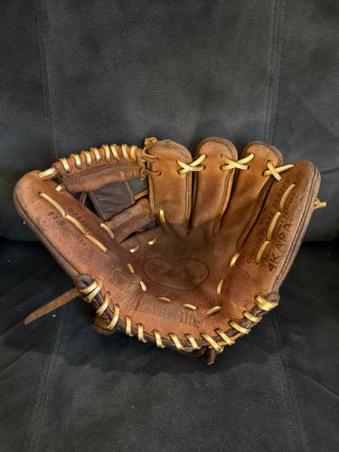 Louisville Slugger TPX RH Baseball Glove 11.5" (Used)