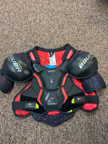 Men's Medium Intermediate Bauer Vapor 3X Shoulder Pads (New)