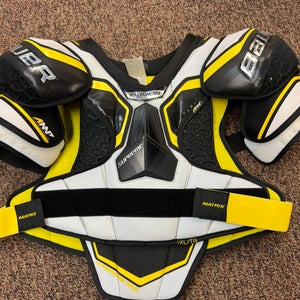 Men's XL Senior Bauer Supreme Matrix Shoulder Pads (New)