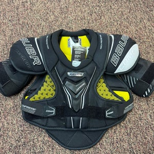Men's Large Junior Bauer Supreme Comp Shoulder Pads (New)